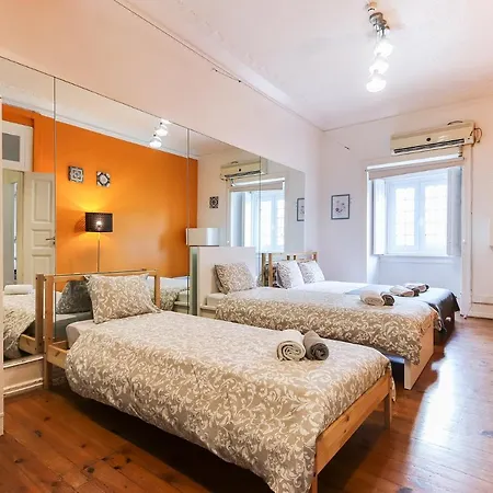 Πανσιόν Garden Flower 3*